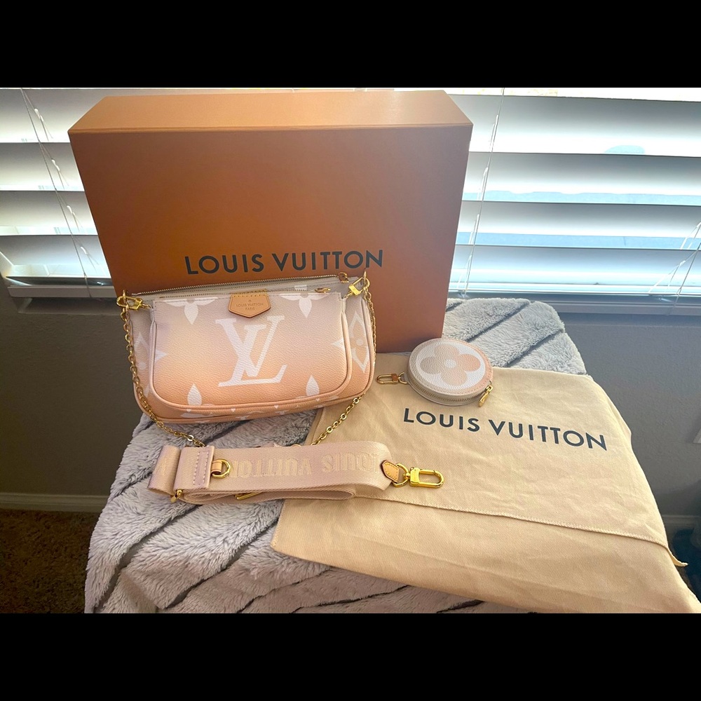 LV Multi Pochette By the Pool